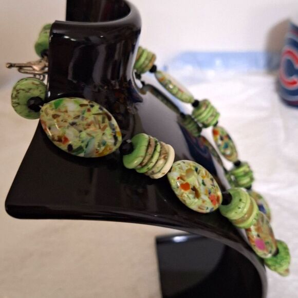 A Shell Resin Beaded Women's Necklace Green Speckled Boho Beachy Cottage Core - Picture 6 of 8